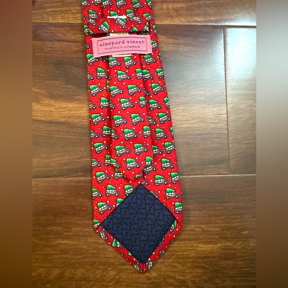 VINEYARD VINES Red Silk Tie With Christmas Tree on Truck Pattern - Picture 5 of 9